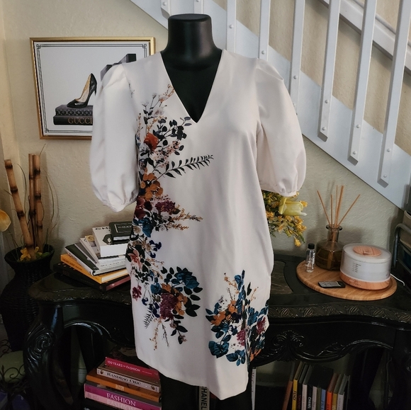 Zara Dresses & Skirts - Zara floral Dress Size S